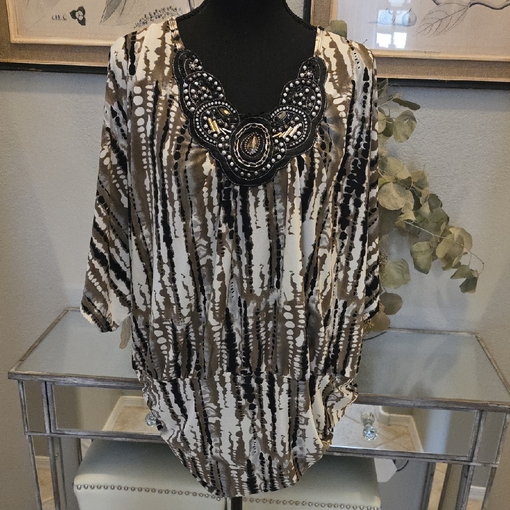 Elegant Women's Tunic with Beaded Neckline